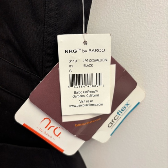 NrG by Barco Women's Black Scrub Small Top 2 Front Pocket V-neck Medical Nurse - Picture 5 of 6